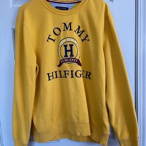 Tommy Hilfiger Men's Yellow Crewneck Sweater